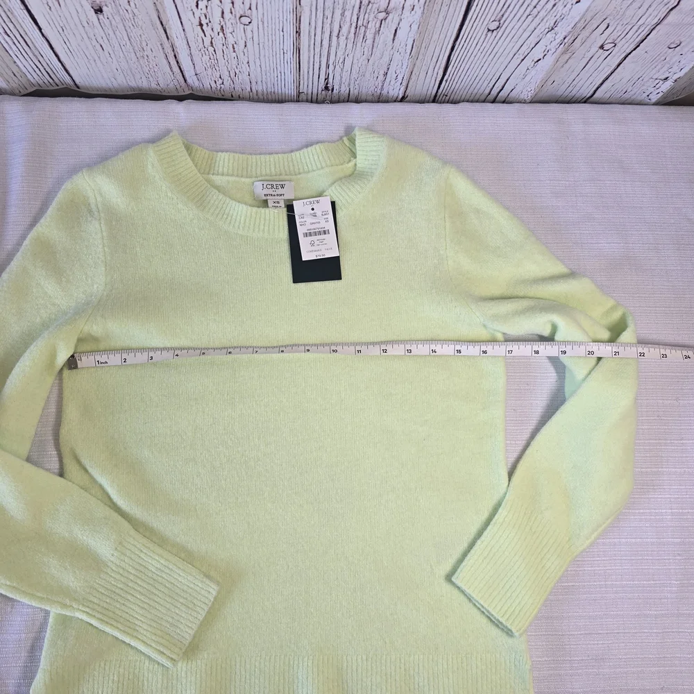 NWT J. Crew Extra Soft Lime Green Crew Neck Sweater XS Womans Wool Blend Preppy